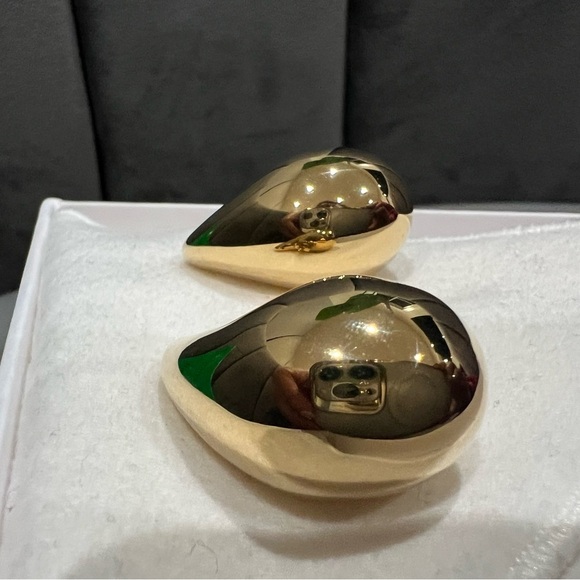 Bottega Veneta Drop Earrings in gold - Picture 4 of 11